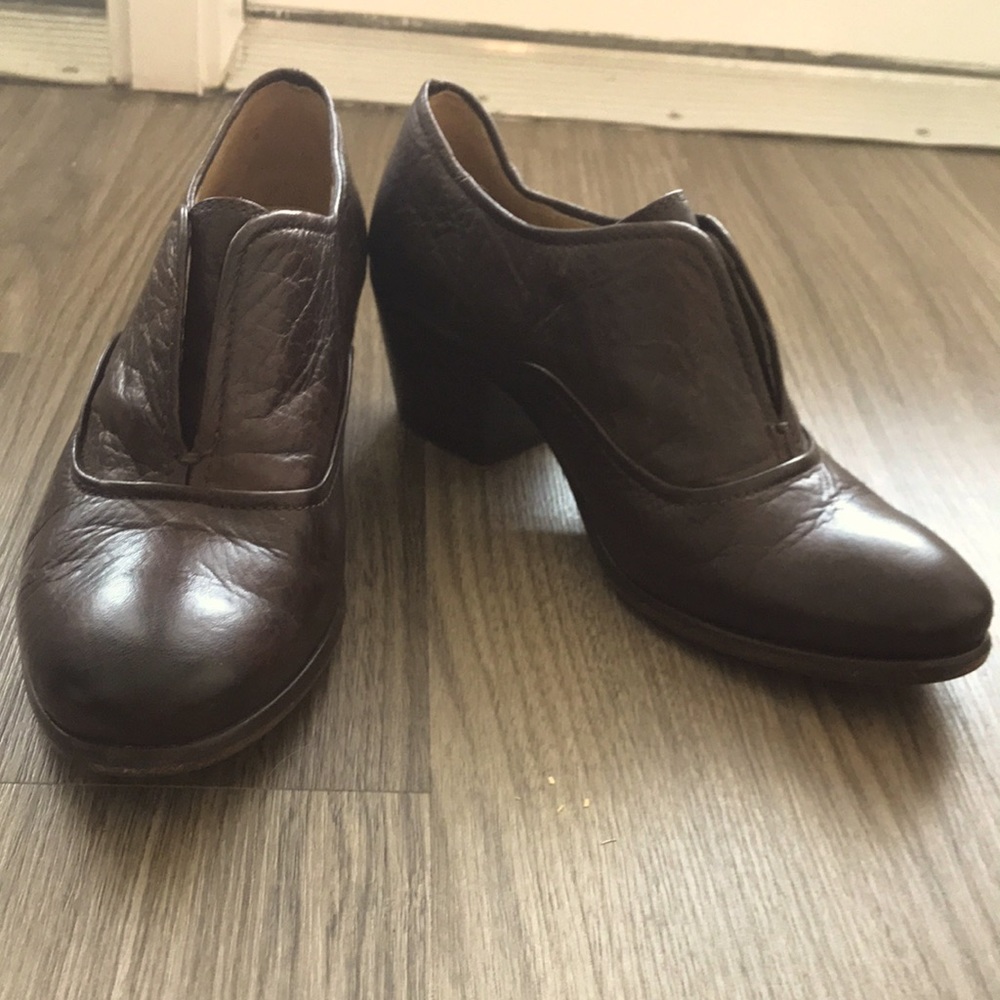 EUC Dark Brown Frye Stella Slip Boots (7)